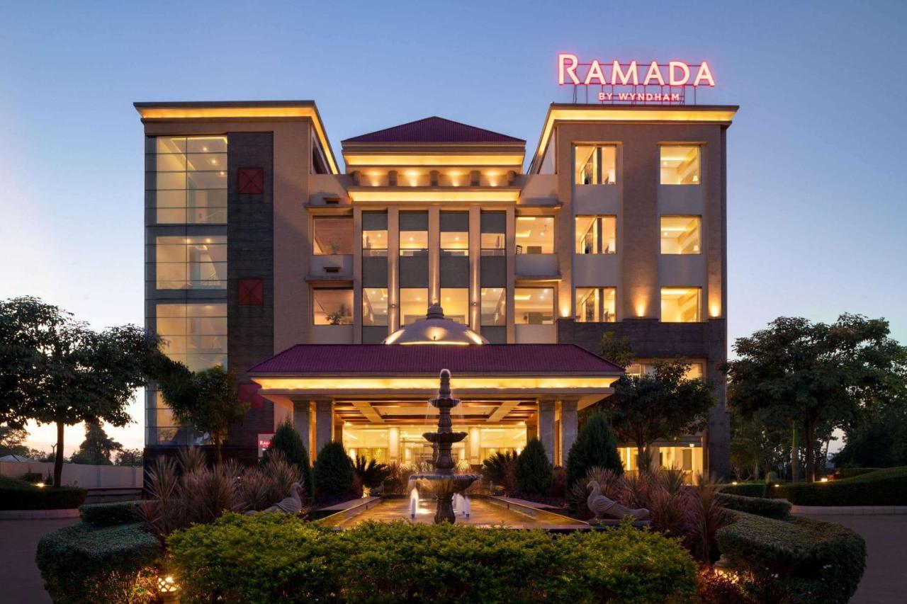 Ramada By Wyndham Varanasi Katesar Chandauli Exteriér fotografie