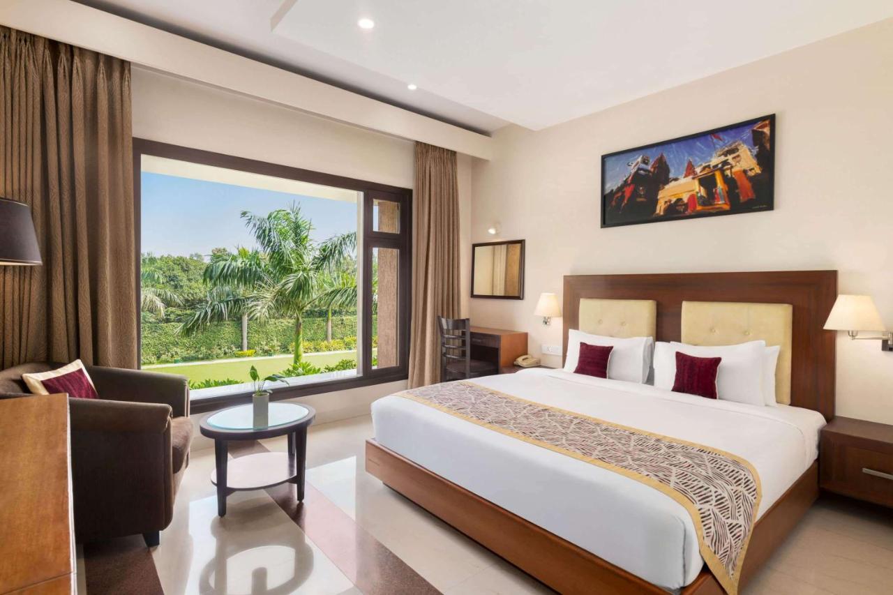 Ramada By Wyndham Varanasi Katesar Chandauli Exteriér fotografie