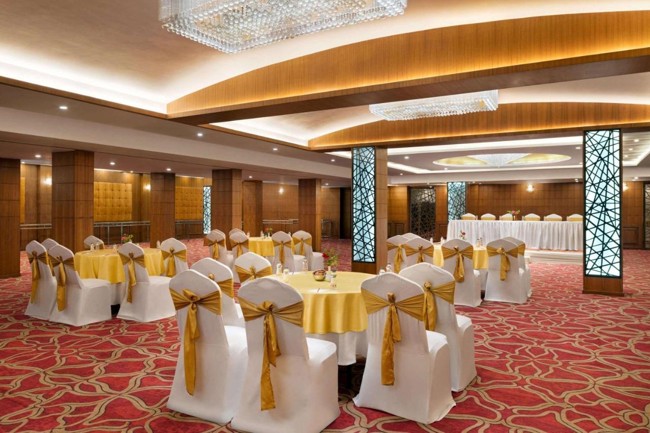 Ramada By Wyndham Varanasi Katesar Chandauli Exteriér fotografie