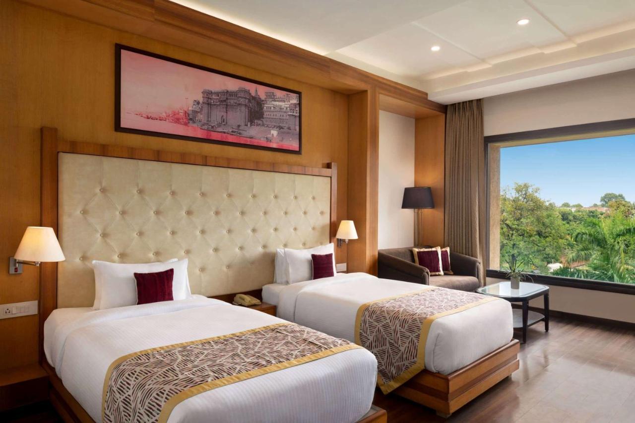 Ramada By Wyndham Varanasi Katesar Chandauli Exteriér fotografie