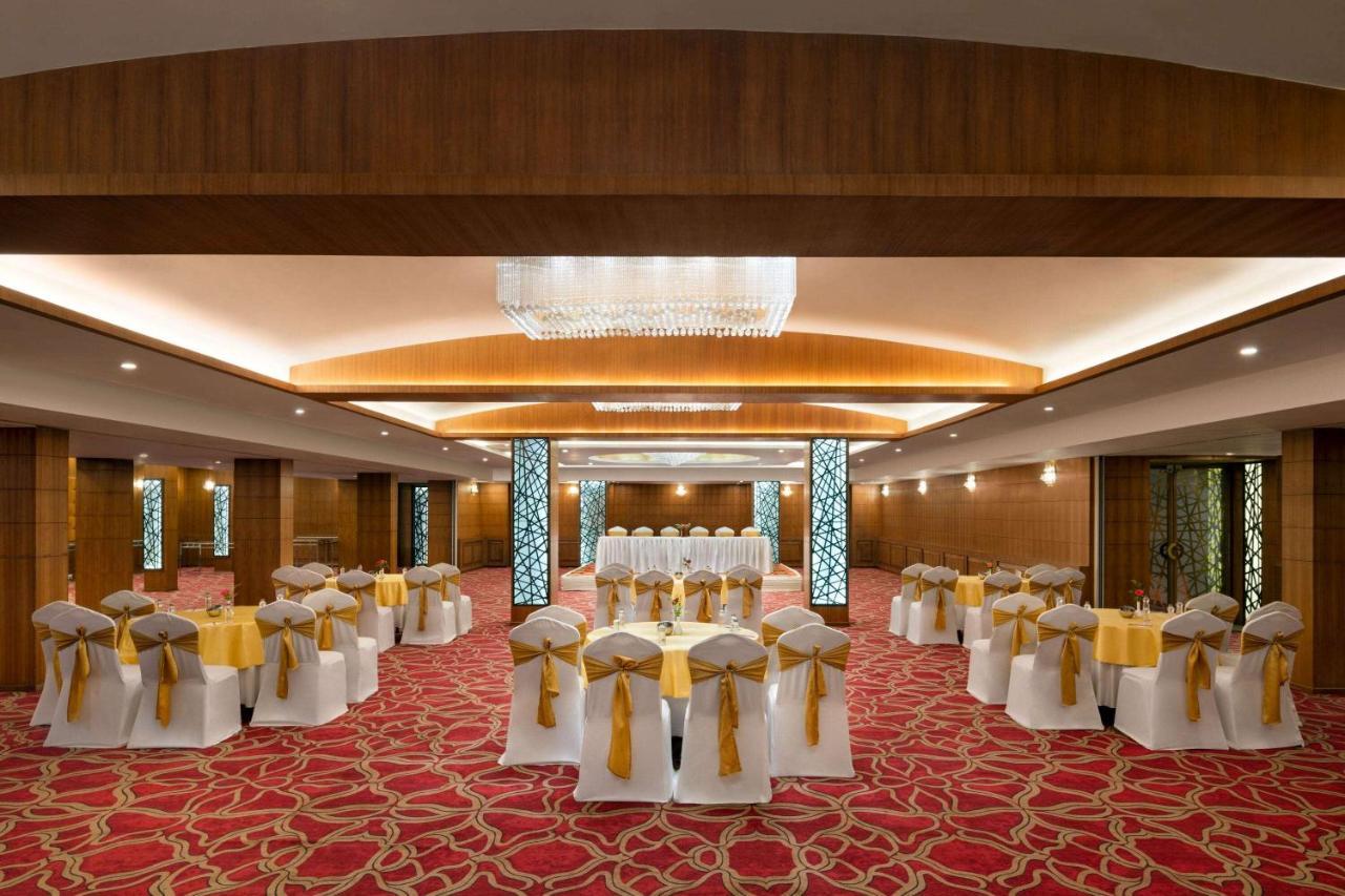 Ramada By Wyndham Varanasi Katesar Chandauli Exteriér fotografie