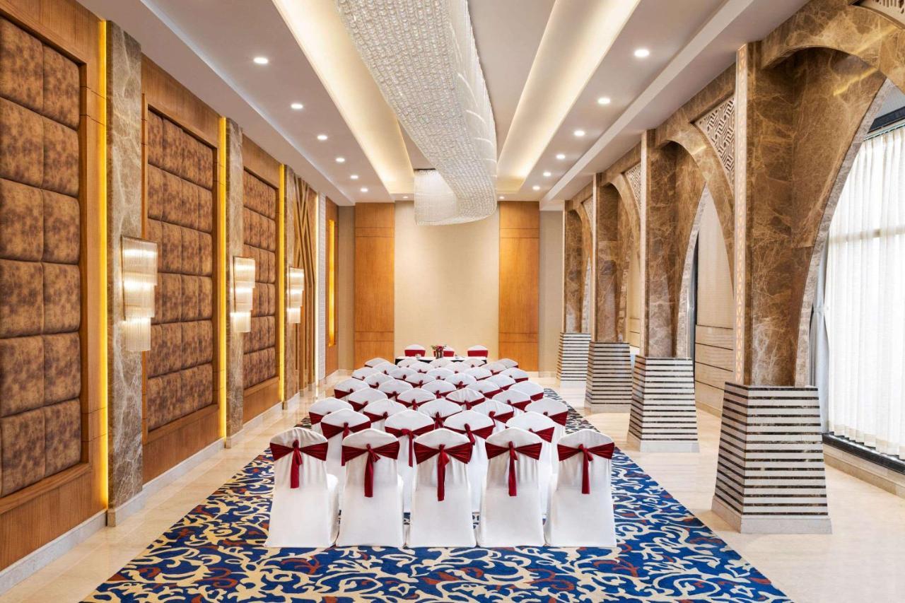 Ramada By Wyndham Varanasi Katesar Chandauli Exteriér fotografie