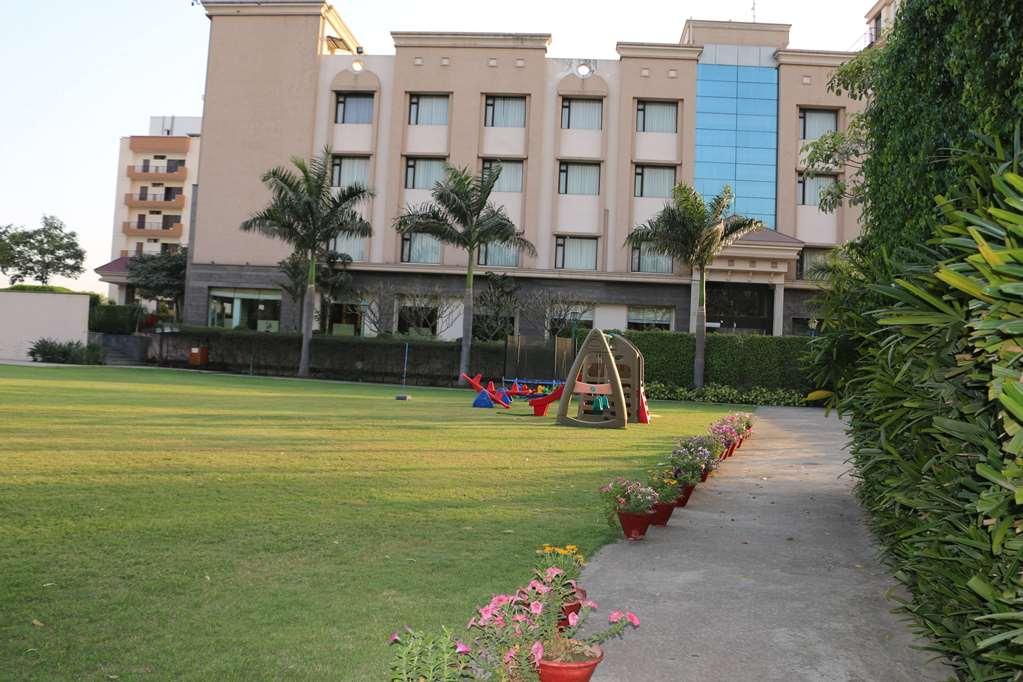 Ramada By Wyndham Varanasi Katesar Chandauli Zařízení fotografie