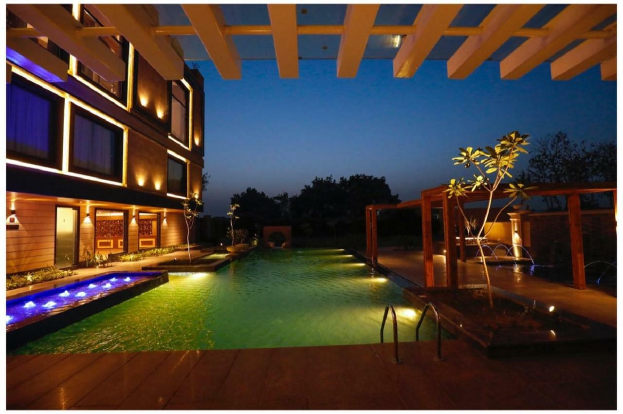 Ramada By Wyndham Varanasi Katesar Chandauli Exteriér fotografie